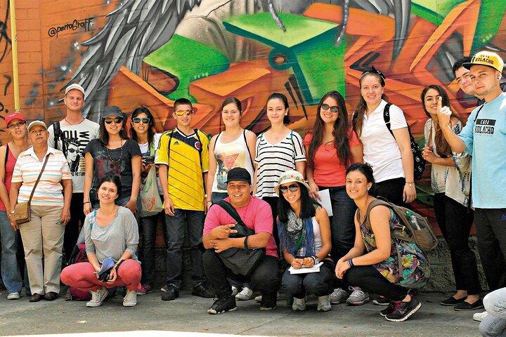 Comuna 13 Graffitour knows the urban art district of Medellín