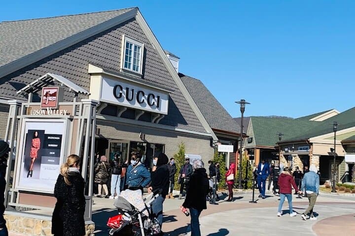 Woodbury Outlet 7 hours shopping up to 5pax