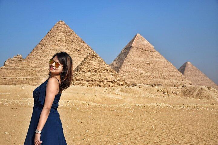 Giza Pyramids, Sphinx, Saqqara, and Memphis Day Tour