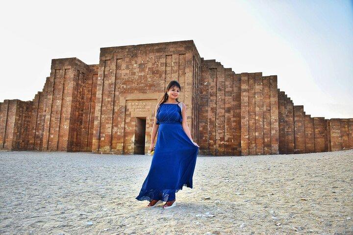 Giza Pyramids, Sphinx, Saqqara, and Memphis Day Tour