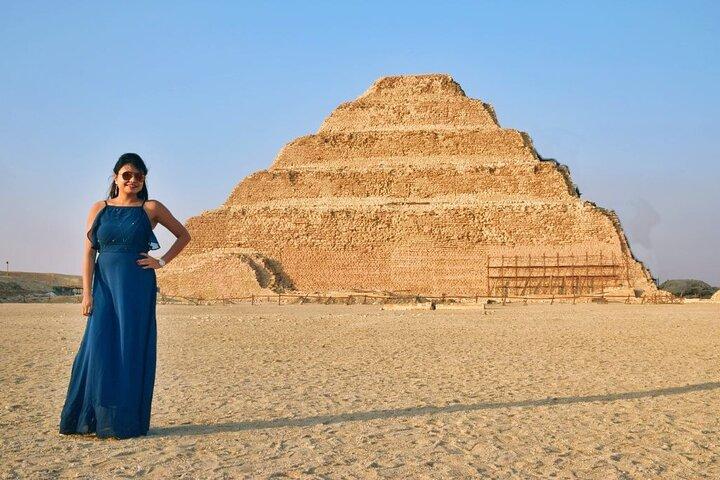 Giza Pyramids, Sphinx, Saqqara, and Memphis Day Tour