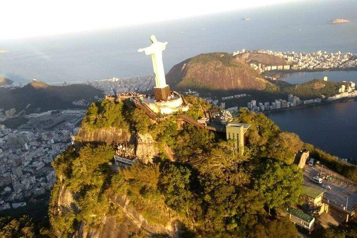 Private transfer from the city of Rio to the GIG Airport