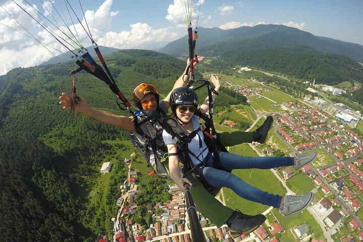 HappyCloud Paragliding Tandem Flight from Poiana Brasov
