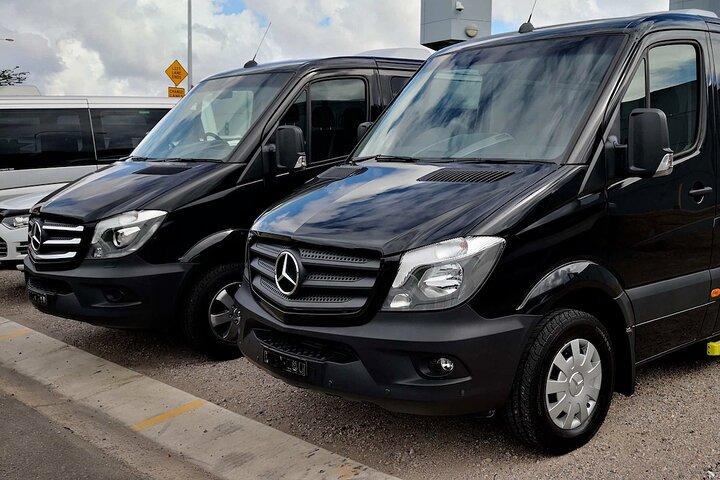 Private Transfer FROM Sydney CBD to Sydney Airport 1 to 5 people