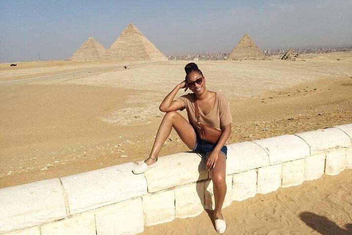 Private Tour Giza pyramids ,Egyptian museum and Local Bazars