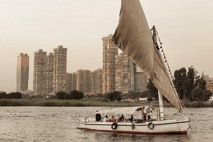Downtown Cairo Half-Day Tour with Egyptian Dinner