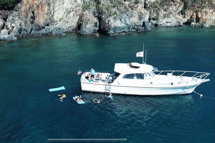 Circle the Island of St. John | Lunch stop at Lime Out (Taco Boat)