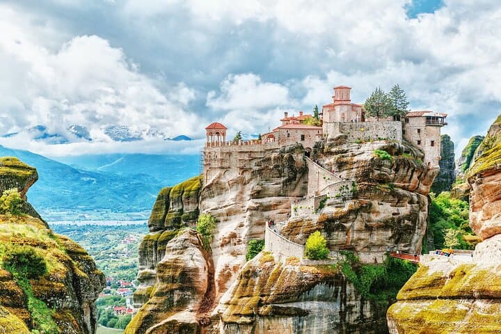 Meteora Full Day Private Tour from Athens including Lunch