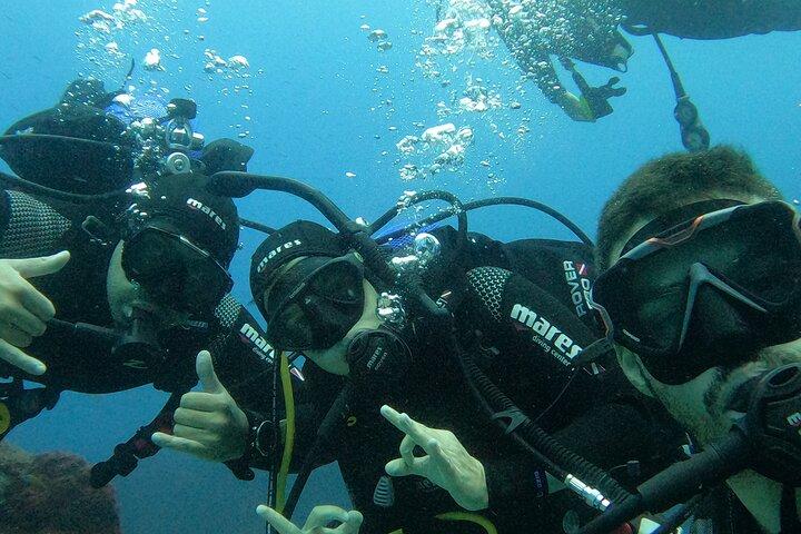 Third Island:Try Scuba in a Shipwreck-Archeological park