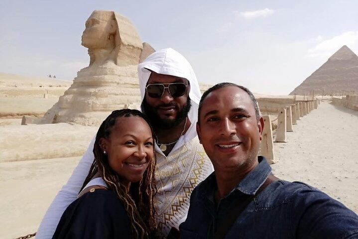 4-hours private Giza pyramids, sphinx and valley temple tour