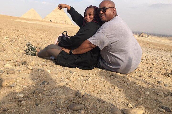 4 days Cairo ,2 tours Giza pyramids, Cairo museum& old Cairo 2 airport transfers