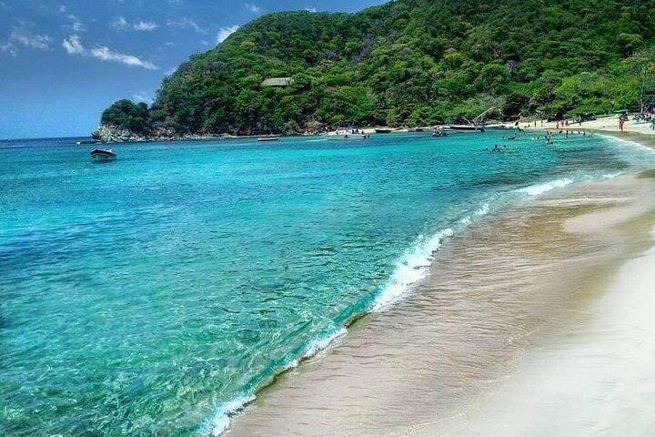 PARK TAYRONA - PLAYA CRISTAL Sun, beach and crystal clear waters
