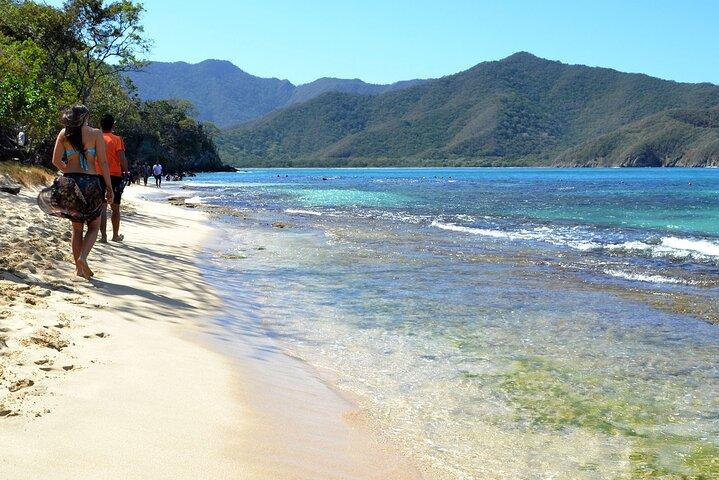 PARK TAYRONA - PLAYA CRISTAL Sun, beach and crystal clear waters