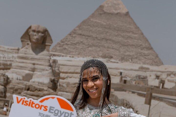 Day Tour at The Pyramids & The Egyptian Museum