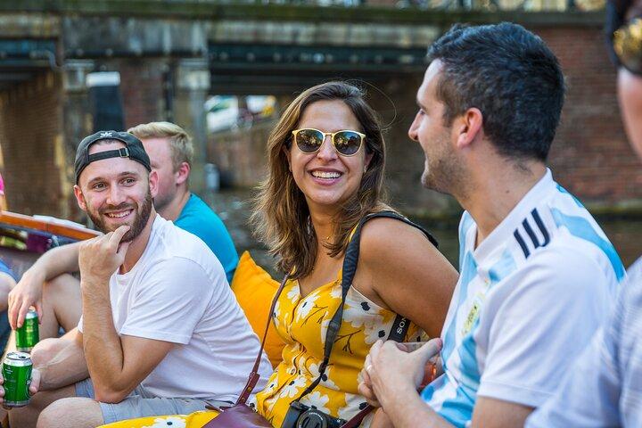 Classic Salonboat Tour in Amsterdam Including Cheese and Wine