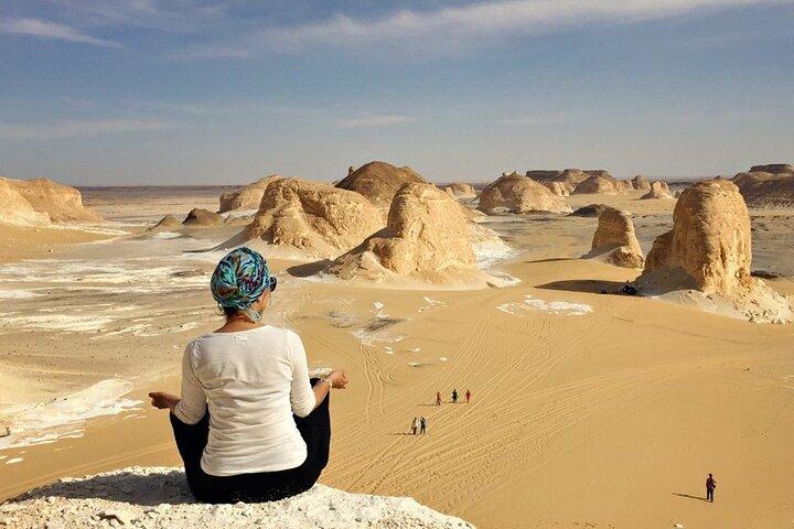 Private 2-Days White Desert and Bahariya Oasis Trip from Cairo