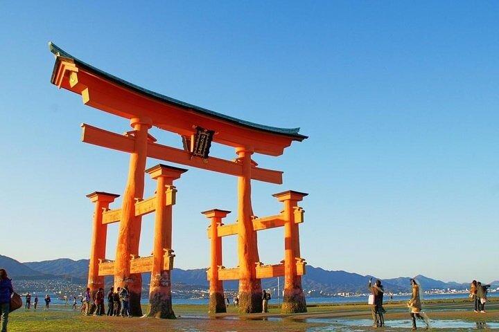 Hiroshima and Miyajima 1 Day Walking Tour