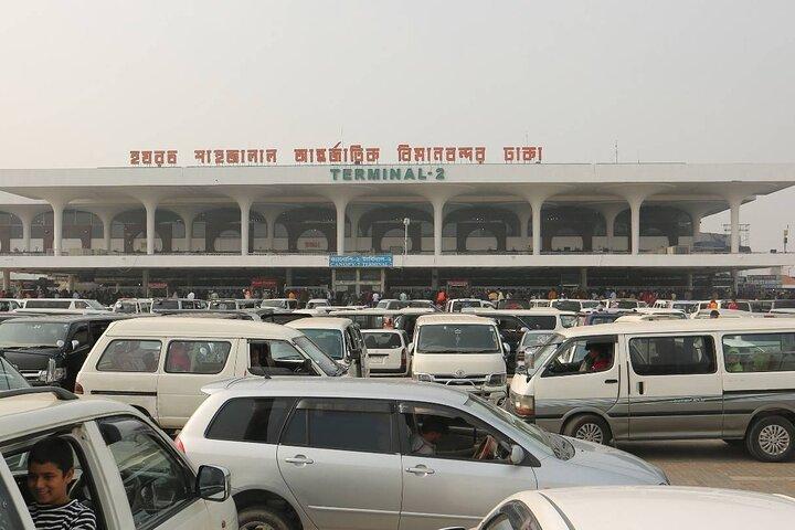 Private Arrival Transfer: Dhaka Shahjalal International Airport (DAC) to Dhaka Hotel