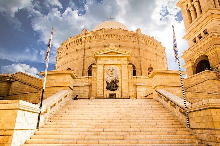 4 days tour to Cairo including hotel, Pyramids, Coptic area, and many more.