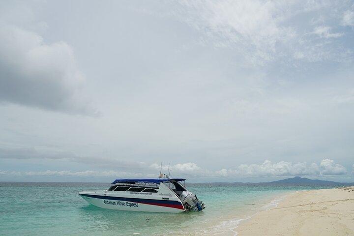 Speedboat Transfer Phi Phi Tonsai to Phuket with Dropoff Service