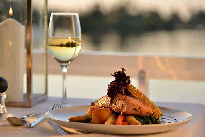 Victoria Falls 4-Course Dinner Cruise Experience on Zambezi River