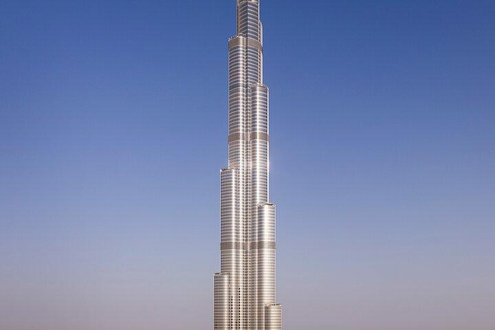 Enjoy Burj Khalifa With Dinner in One Of The Tower Restaurants