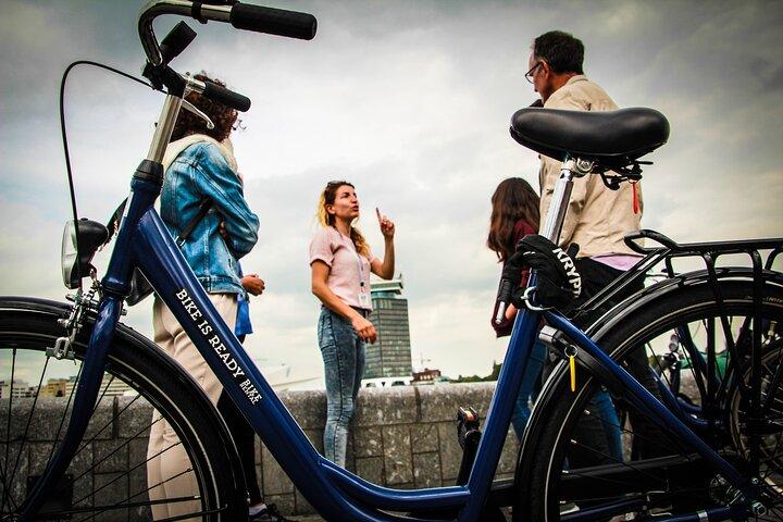 Amsterdam full day tour: Walking, Biking and Cruising