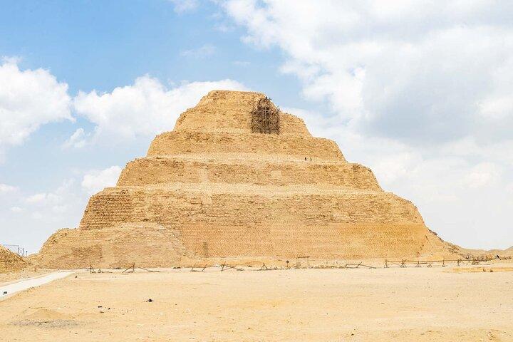 Private Day Tour Giza Pyramids,Memphis and Saqqara Pyramids