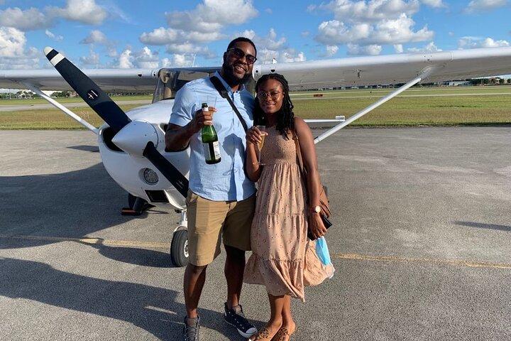 Private 60 Minute Romantic Excursion Air Tour with Champagne