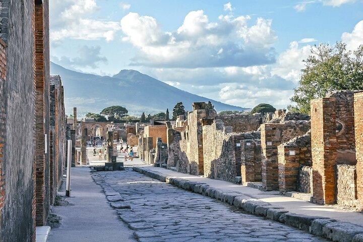 Full-Day Pompeii and Amalfi Coast from Rome