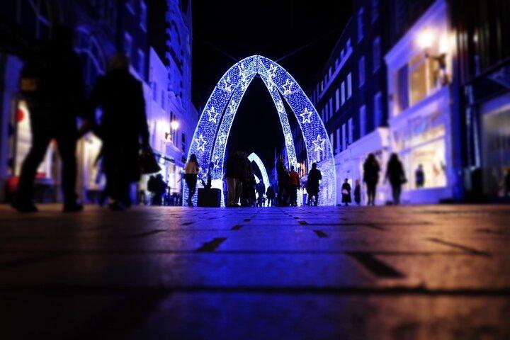 London Christmas Lights Private Car Tour with Driver Guide