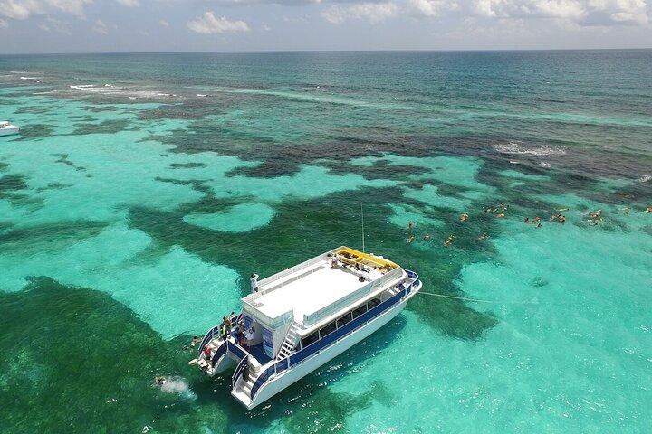 Isla Mujeres Unlimited! enjoyable party with transportation