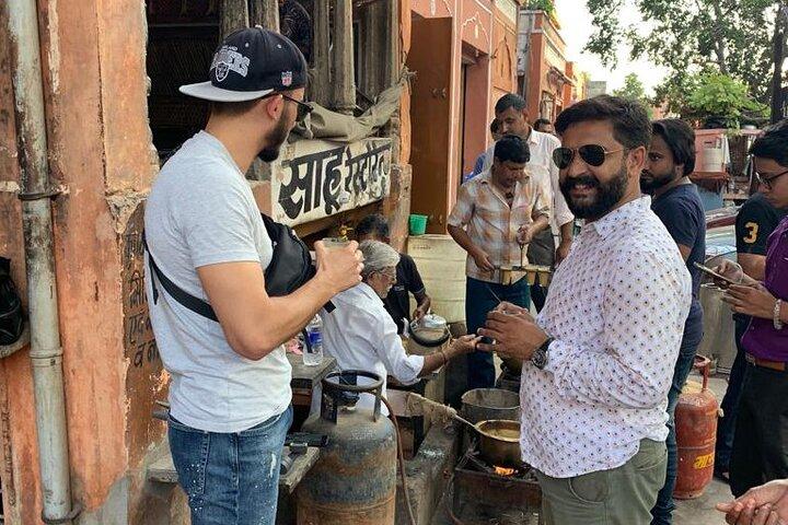 Cultural Walk and Food Tasting In Jaipur
