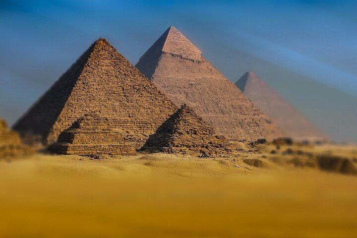Day Tour To Pyramids Of Giza, Saqqara & Memphis