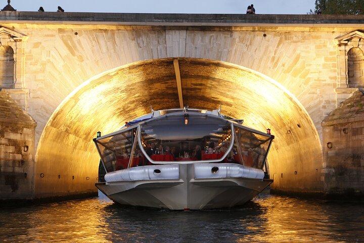 Bateaux Mouches® New Year's Eve Special Dinner Cruise in Paris