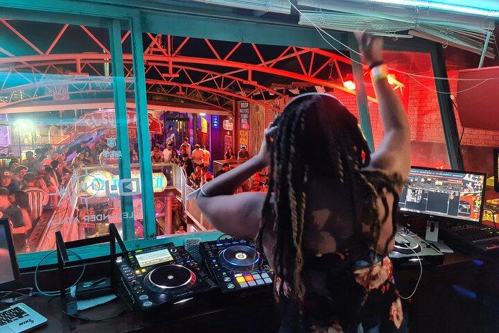 Cabo Bar Crawl to the Best Bars and Clubs in Cabo