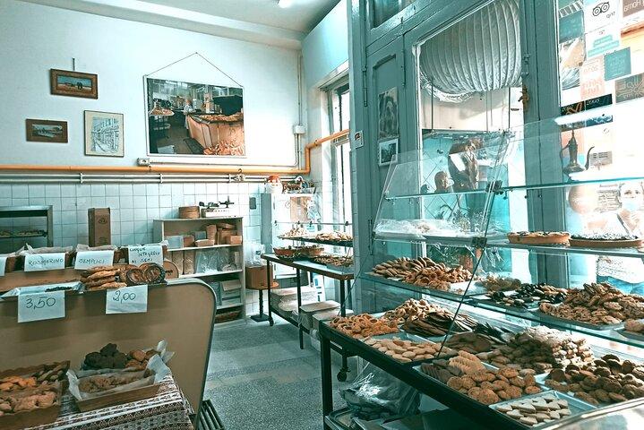 Trastevere Private Food & Wine Tour with Expert Guide