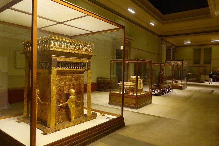Half Day Tour visit old Egyptian Museum With Private Transfer