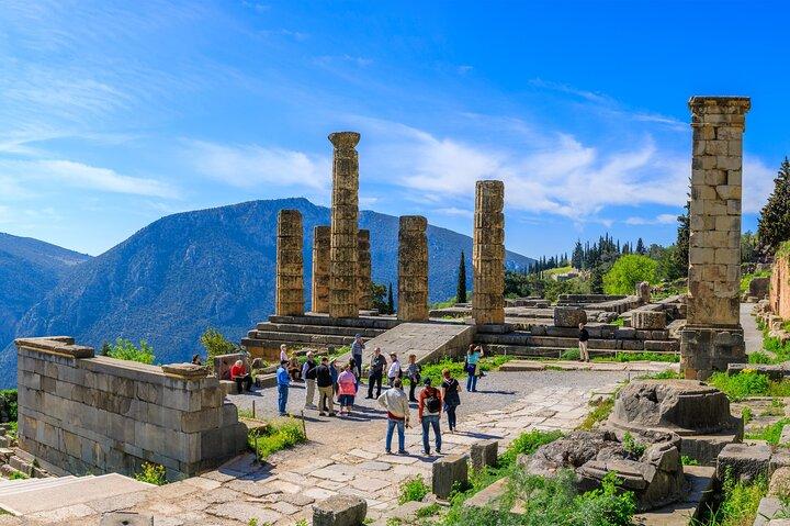 Meteora & Delphi 3 Days Semi Private Tour
