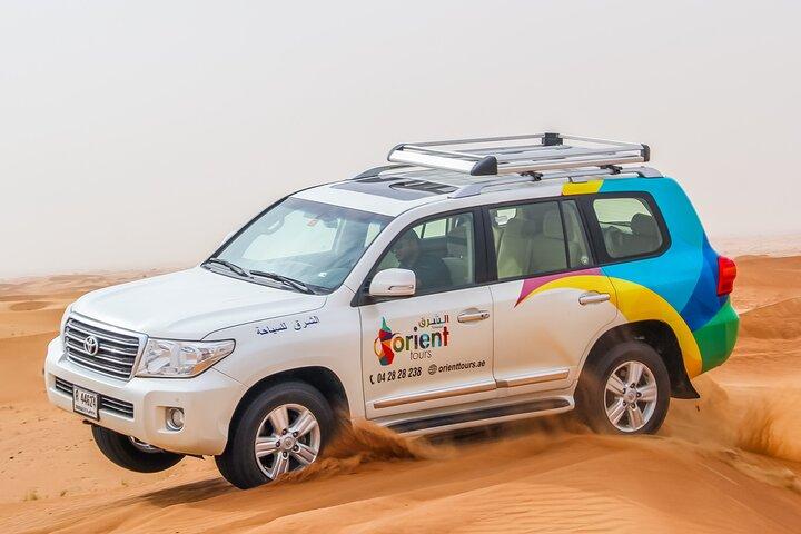 Dubai Private Premium Desert Safari with BBQ Dinner in 4WD