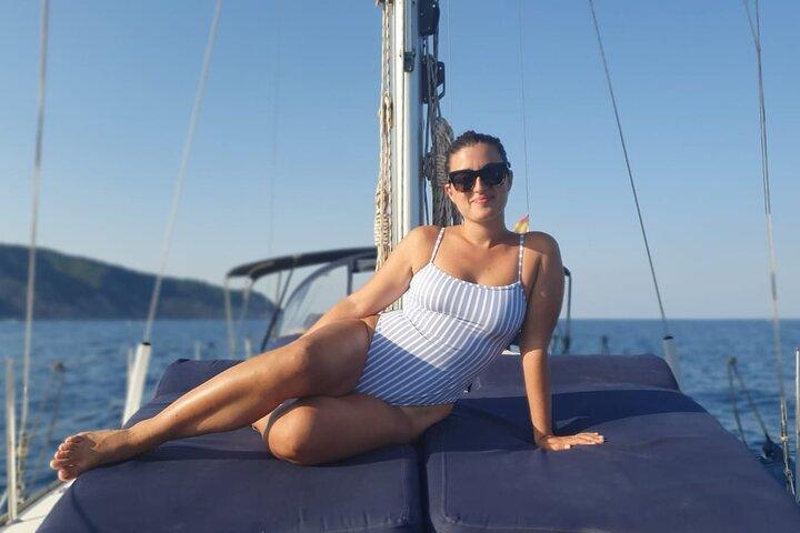 Barcelona 2-hour Private Boat Tour with Cava and snacks