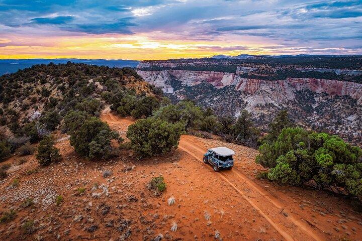East Zion: Zion Cliffs Sunset Jeep Tour