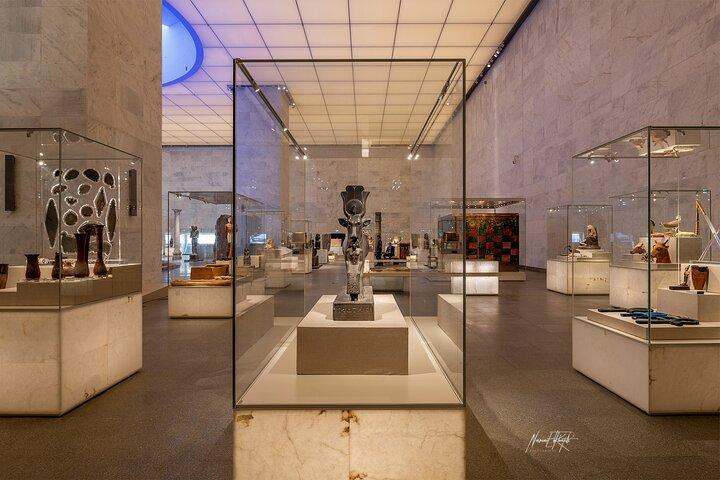 7-Hours Guided Tour to Giza Pyramids and Mummies Museum + Lunch