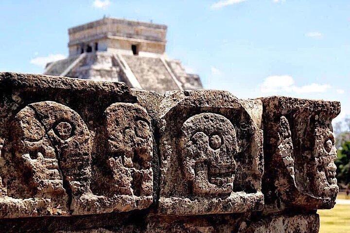Deluxe Chichen Itza & 2 Cenotes! Round Transportation From Cancun