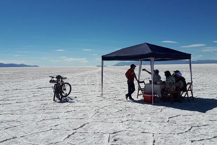 Bike Adventure in Salinas Grandes with Picnic