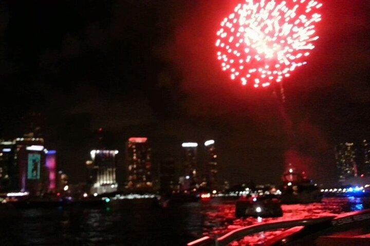 Miami: Fireworks Viewing Cruise - Includes Beverages