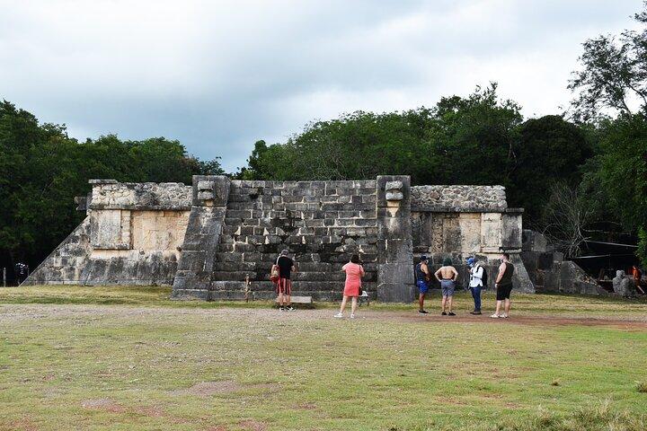 Discover Chichén Itzá & Cenote. Lunch and transport included
