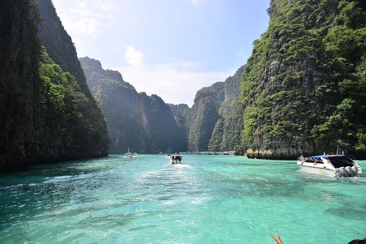 Snorkeling to Phi Phi Islands by Speedboat from Koh Lanta