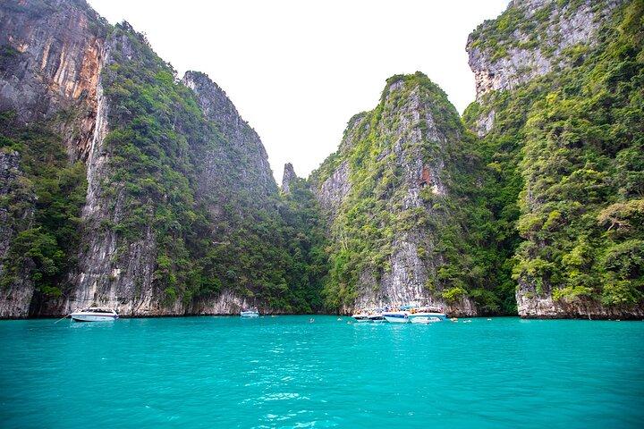 Phi Phi Islands One Day Tour By Speedboat from Krabi