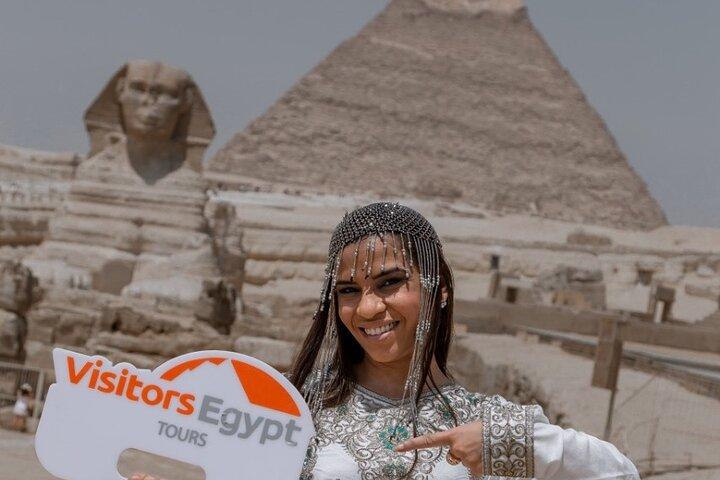 Day Tour at The Pyramids & Sphinx of Giza